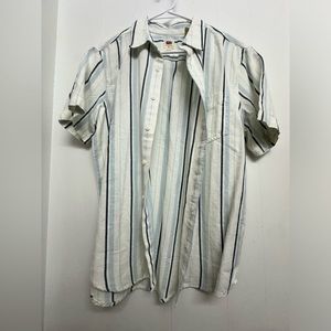 Men’s Levi button up shirt